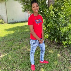 Meet your Posher, Deshundra